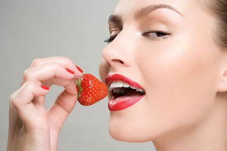 新鲜草莓怎么吃好吃 草莓要怎么吃