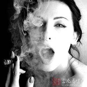 女生闻二手烟的危害 女生吸二手烟的危害