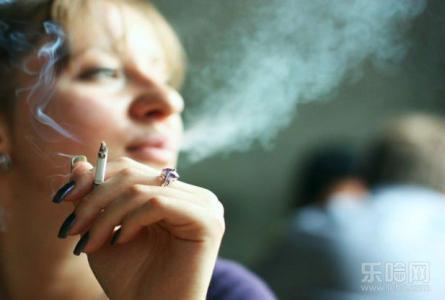 女人抽烟的危害图片 女人长期抽烟的危害