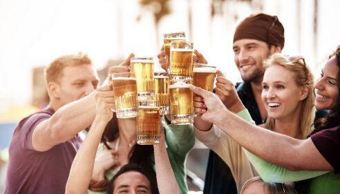 男性长期喝酒的危害 酒依赖的表现_男性喝酒要注意什么