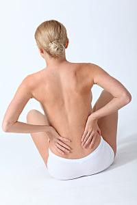 颈椎病解决方法 颈椎引起背痛怎么办_颈椎引起背痛的解决方法