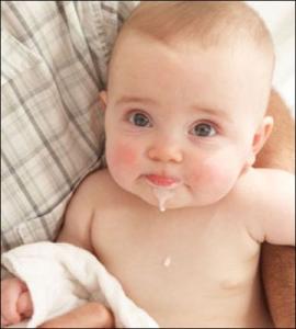新生儿溢奶要怎么处理 婴儿溢奶怎么办