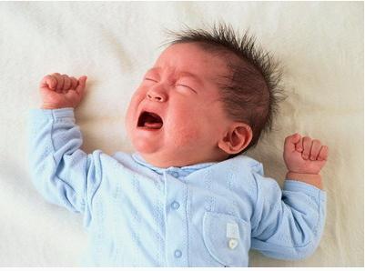 婴儿手足抽搐紧急处理 婴幼儿高热应采取哪些急救措施