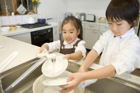 参加家务劳动心得体会 如何指导孩子参加家务劳动