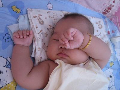 为什么宝宝白天不睡觉 新生儿白天不睡觉怎么办