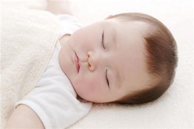儿童睡觉打鼾怎么治疗 宝宝睡觉打鼾怎么办