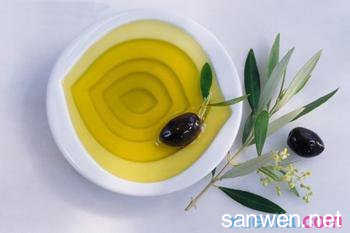 如何呵护眼部肌肤 如何用橄榄油呵护你水嫩的脸蛋