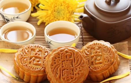 中秋节吃月饼：茶月饼未必更健康