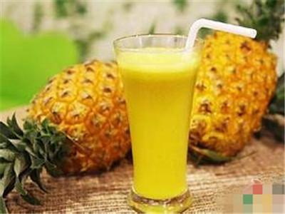 菠萝汁和什么一起打汁 菠萝汁的功效与作用