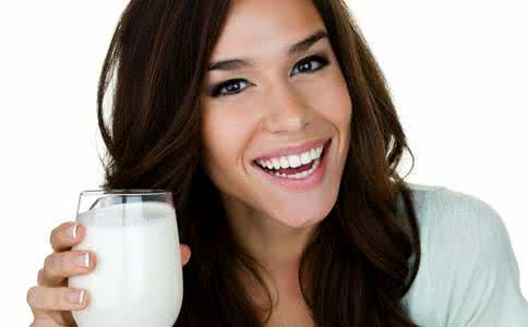 减肥能不能喝牛奶 喝牛奶到底能不能减肥吗