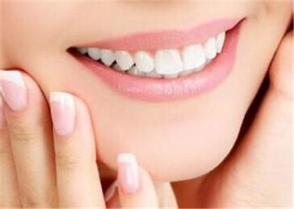 牙黄变白的简单方法 怎样让牙齿变白