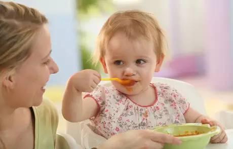 六个月宝宝进餐时间表 让宝宝愉快进餐的方法