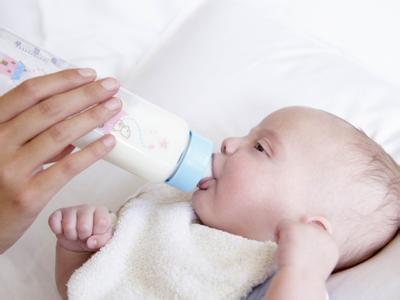 新生儿喂养 关于新生儿喂养的几个问题(2)
