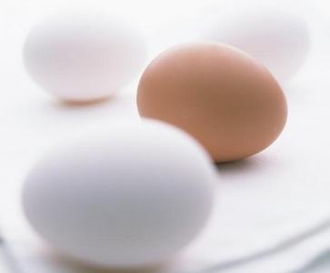 如何分辨鸡蛋是否新鲜 如何分辨鸡蛋新鲜与否