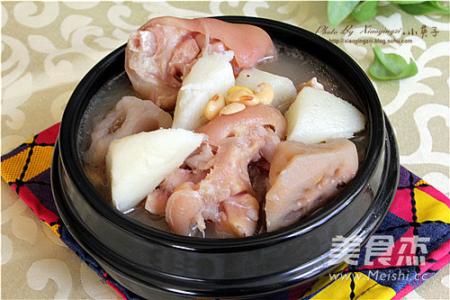 猪脚莲藕汤的做法 猪脚煲莲藕的做法步骤