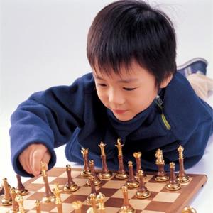 幼儿下棋的好处 下棋有助培养幼儿的气质