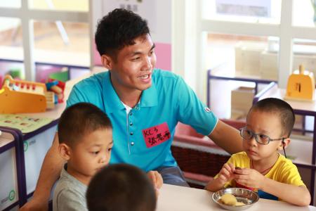 独立解决问题的能力 鼓励幼儿独立解决问题