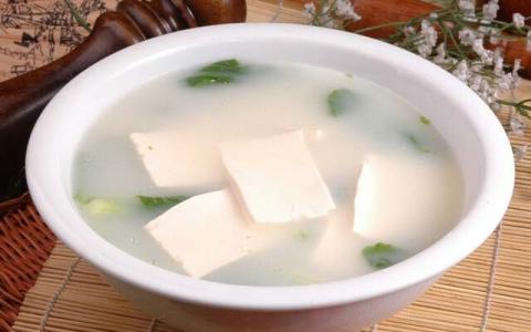 小白菜炖豆腐汤的做法 白菜豆腐汤的做法大全