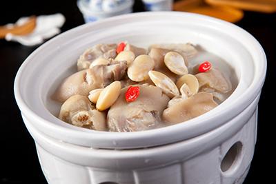 莲藕猪蹄汤的做法 正宗莲藕猪蹄汤怎么做_莲藕猪蹄汤的做法推荐