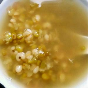 绿豆薏仁汤的功效 绿豆薏仁汤要怎么做 绿豆薏仁汤的做法和功效作用