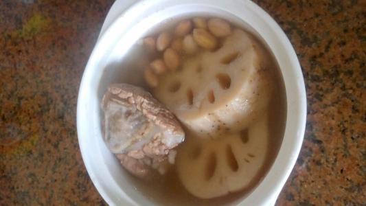 莲藕煲汤的做法大全 莲藕煲汤的好吃做法_怎么做好吃的莲藕煲汤
