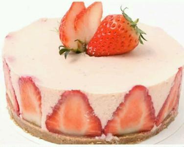 草莓慕斯蛋糕的做法 草莓慕斯蛋糕的图解做法