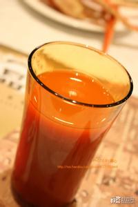 鲜榨胡萝卜汁的做法 自制鲜榨胡萝卜汁的做法