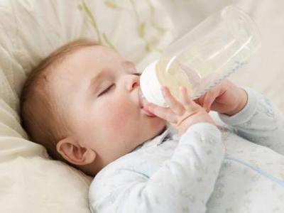 宝宝多大可以喝鲜牛奶 1―2岁的宝宝能喝鲜牛奶吗