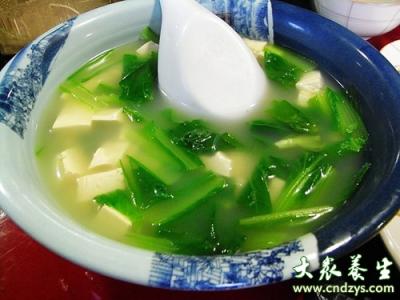 小白菜豆腐汤的做法 好吃的小白菜豆腐汤该怎么做_小白菜豆腐汤的做法