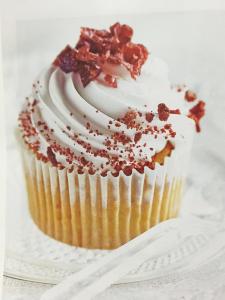 蔓越莓纸杯蛋糕 蔓越莓杯子蛋糕的烤箱做法_怎么做蔓越莓纸杯蛋糕