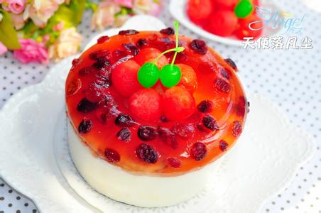 蔓越莓玛芬蛋糕 烤箱蔓越莓玛芬蛋糕的做法_怎么做蔓越莓蛋糕