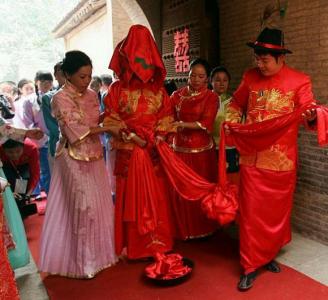 中国传统婚礼流程 中国传统婚礼的基本流程