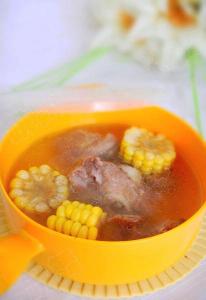玉米排骨汤的做法 玉米骨汤的可口做法