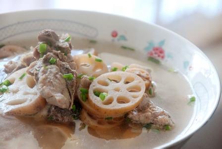 莲藕香菇排骨汤的做法 莲藕香菇排骨汤怎么做好吃_莲藕香菇排骨汤的做法