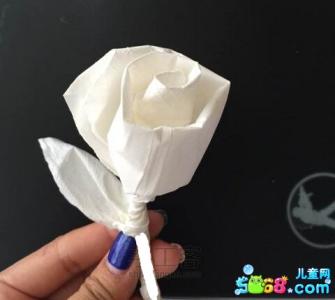怎么用纸巾折康乃馨 怎么用纸巾折玫瑰花