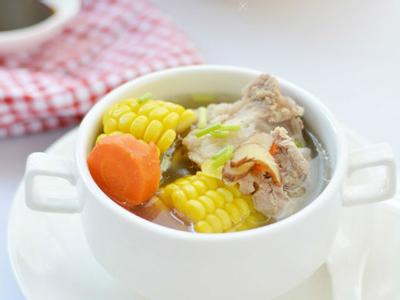 玉米骨头汤的做法 玉米骨头汤的做法教程_怎么做好吃的玉米骨头汤