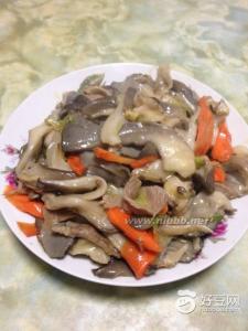 森林里烹饪蘑菇 蘑菇的好吃烹饪方法