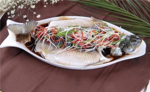 清蒸草鱼的家常做法 清蒸草鱼的好吃做法