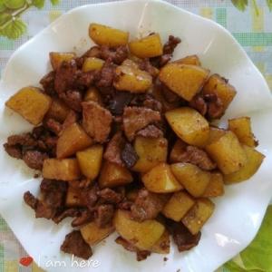 红烧肉炖土豆做法步骤 土豆烧肉的具体做法步骤