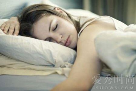睡觉流口水是怎么回事 女人睡觉流口水是怎么回事_女人睡觉流口水的原因