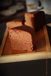 烤箱做海绵蛋糕视频 用烤箱做巧克力海绵蛋糕的方法