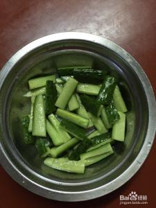 咸黄瓜怎么腌制好吃 黄瓜是怎么腌制的 黄瓜的好吃腌制做法