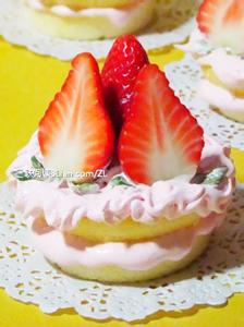 草莓奶油蛋糕的做法 草莓奶油小蛋糕的做法