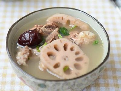 广式莲藕排骨汤的做法 莲藕排骨汤做法