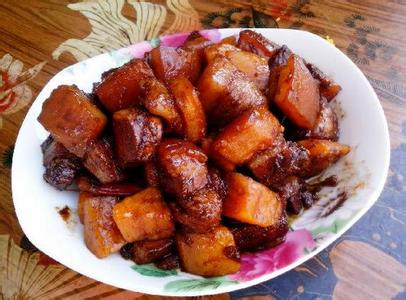红薯圆子红烧肉的做法 红薯红烧肉的做法