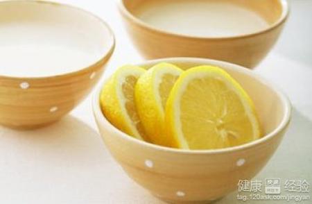 柠檬水的正确泡法 柠檬片泡水的副作用