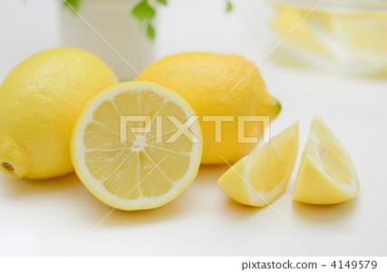 柠檬酸味 柠檬怎样去酸味?