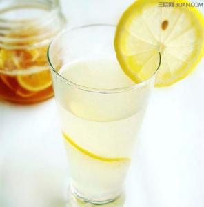 常喝柠檬水有什么好处 常喝柠檬水的好处呢