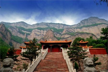 嶂石岩和苍岩山哪个好 嶂石岩风景区