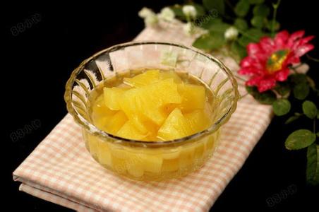 菠萝用盐水泡多长时间 菠萝为什么要用盐水泡？一般泡多长时间